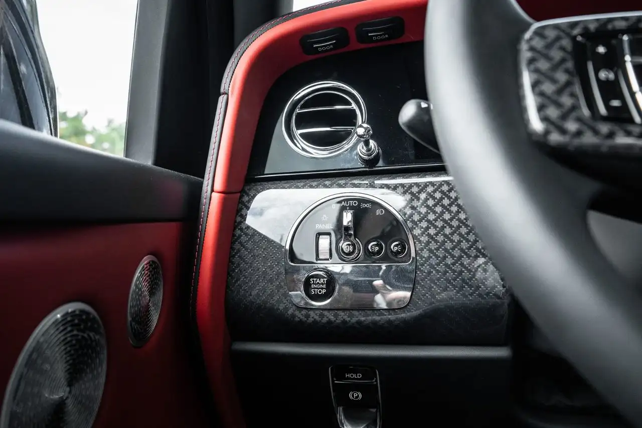 Rolls-Royce Cullinan - Image 23