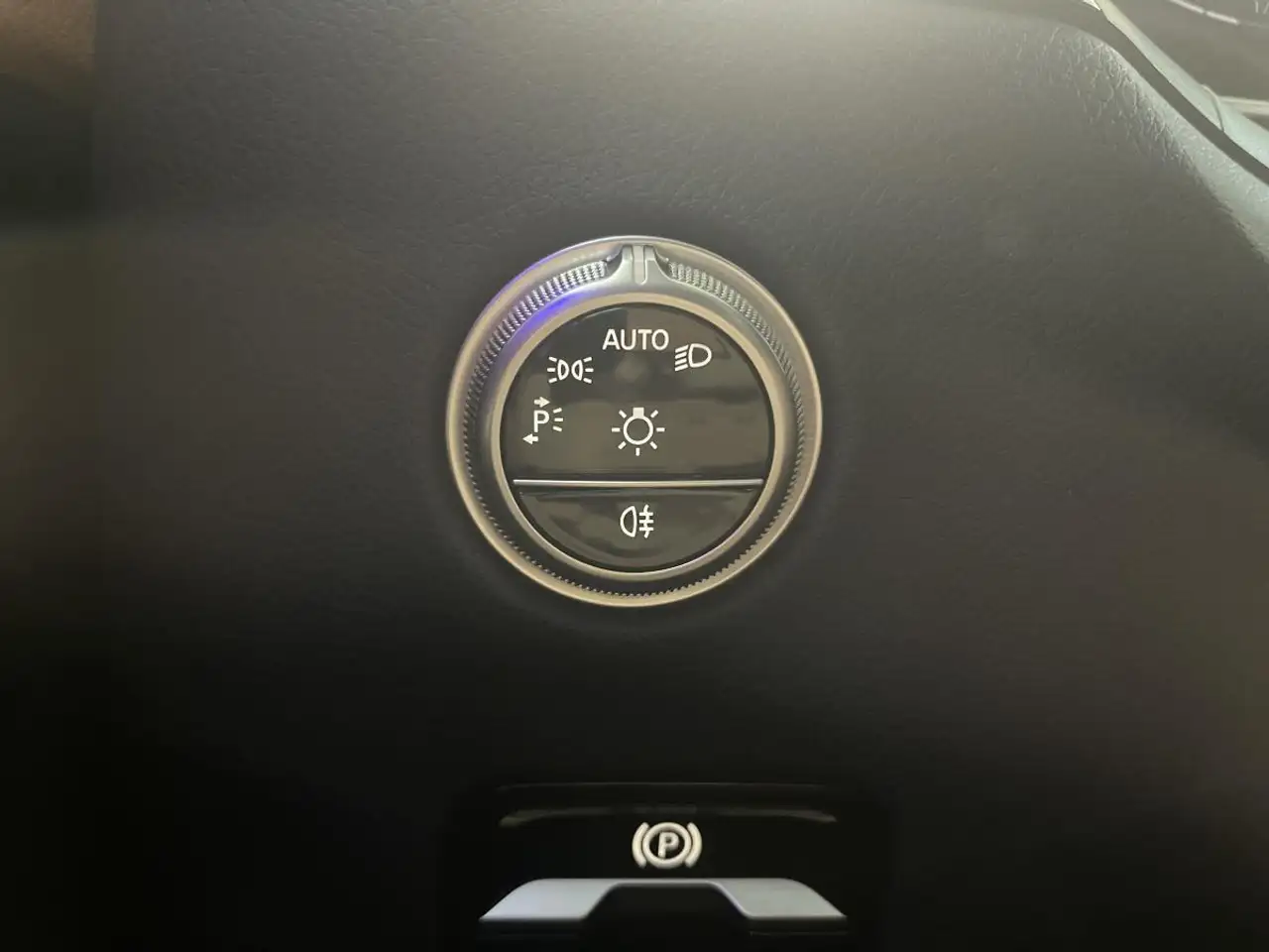 Mercedes-Benz GLC - Image 19