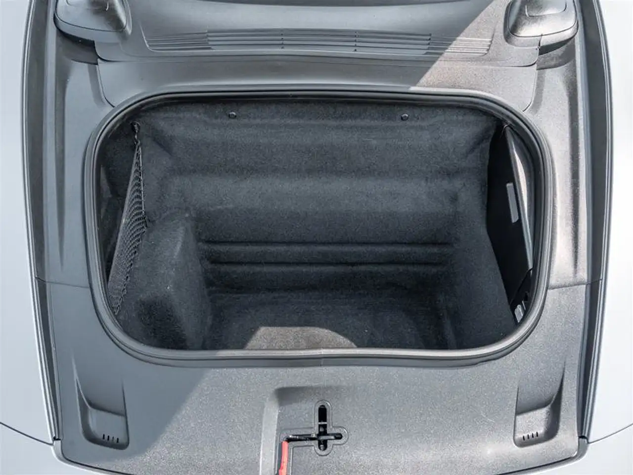 Porsche 911 - Image 19