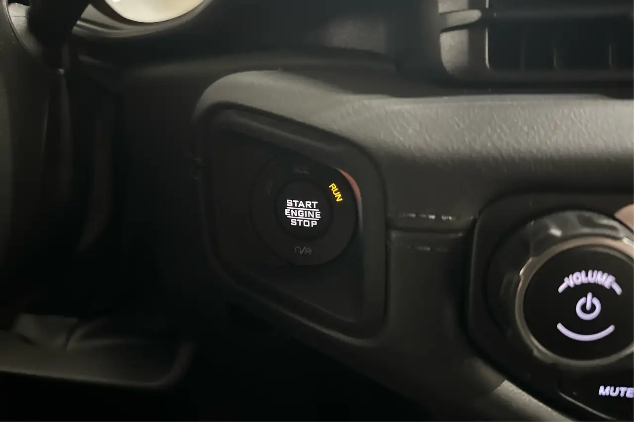 Jeep Wrangler - Image 21
