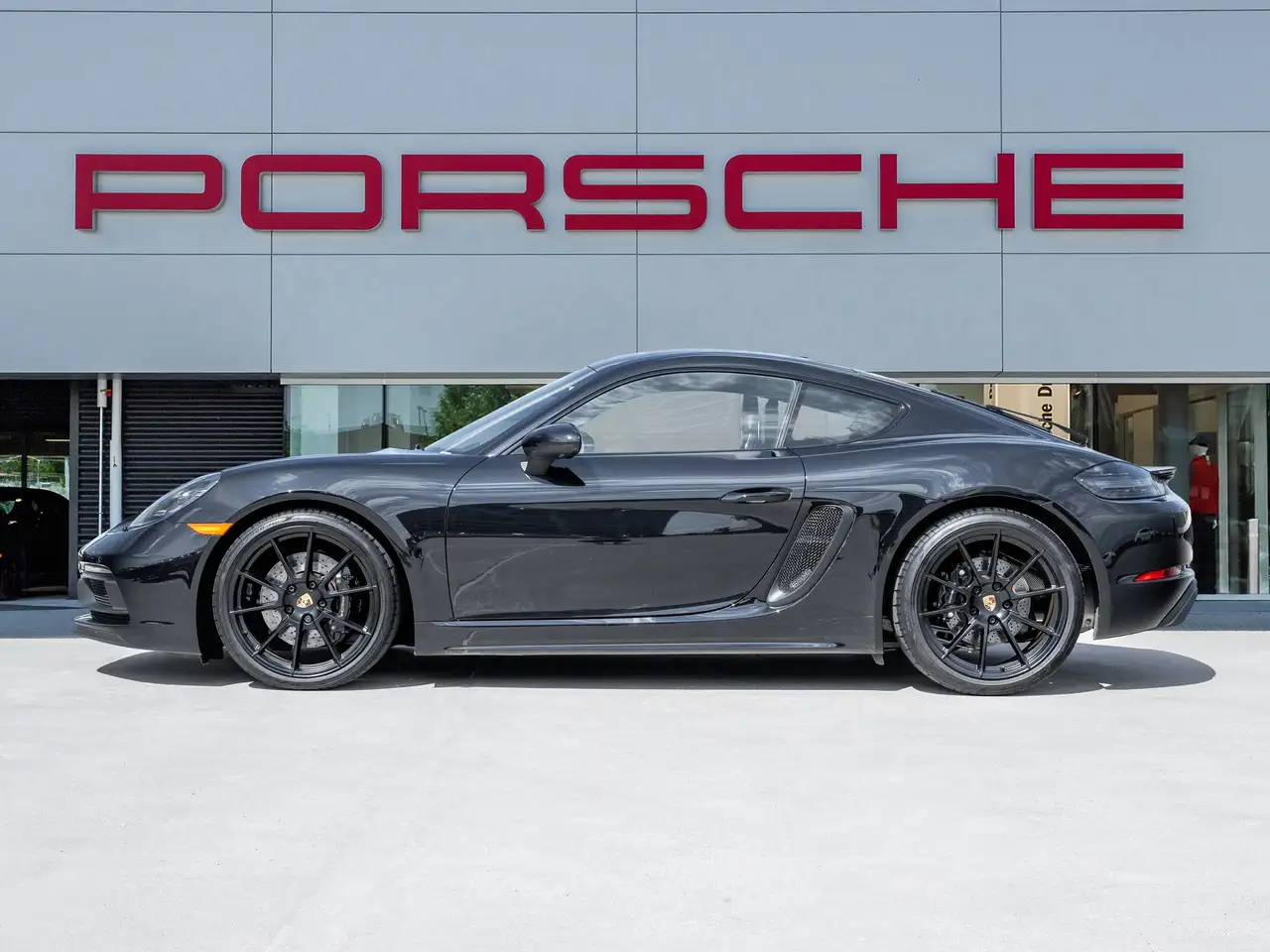 Porsche 718 Cayman - Image 2