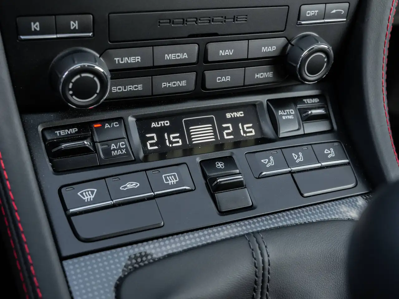 Porsche 718 Cayman - Image 30
