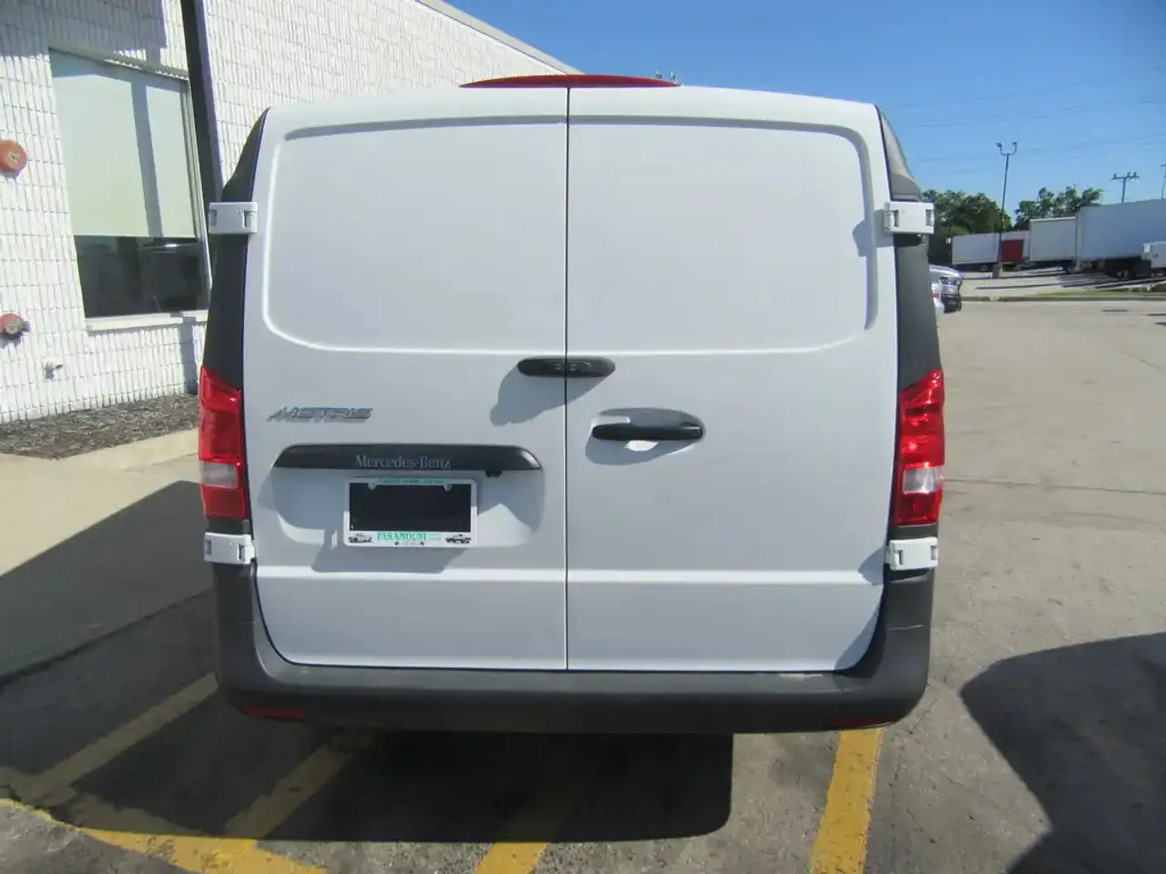 Mercedes-Benz Metris Cargo Van - Image 7