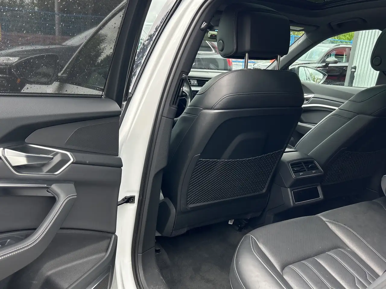Audi Q8 e-tron - Image 13