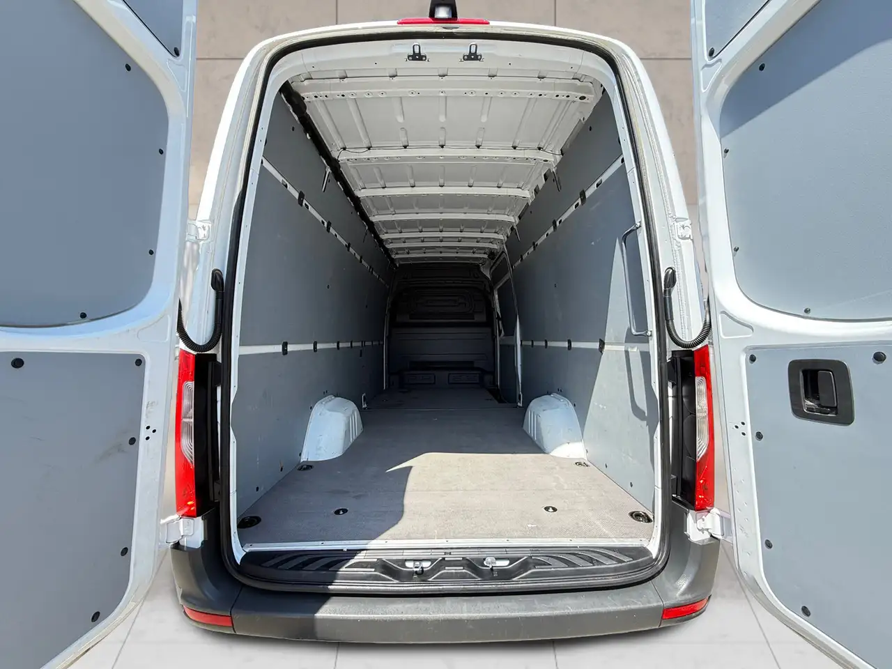 Mercedes-Benz Sprinter - Image 7