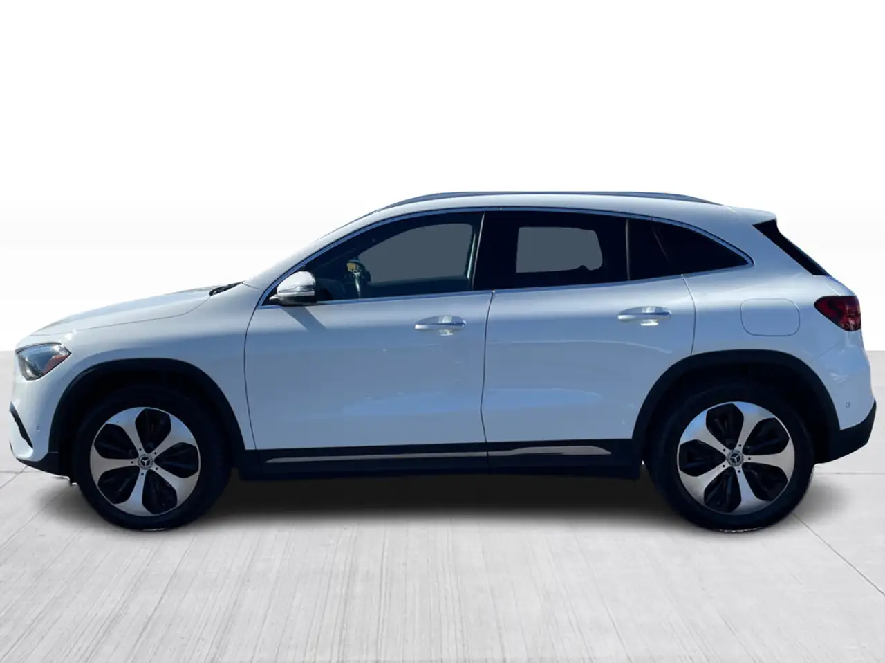 Mercedes-Benz GLA - Image 11