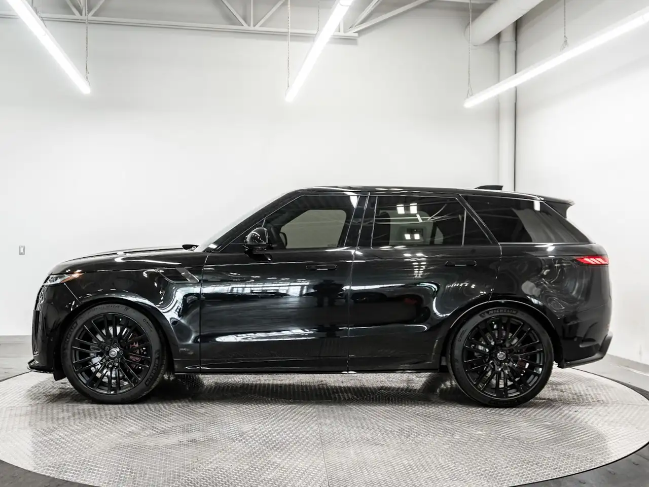 Land Rover Range Rover Sport - Image 2