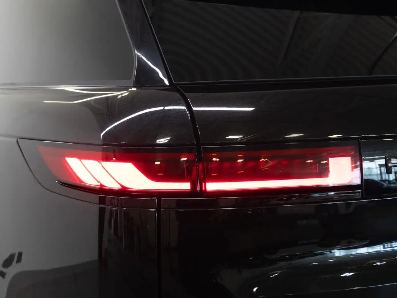 Land Rover Range Rover Sport - Image 14