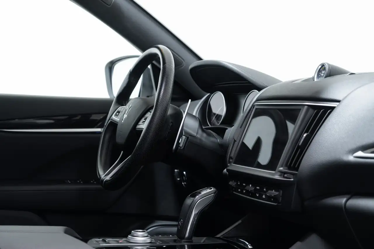 Maserati Levante - Image 22