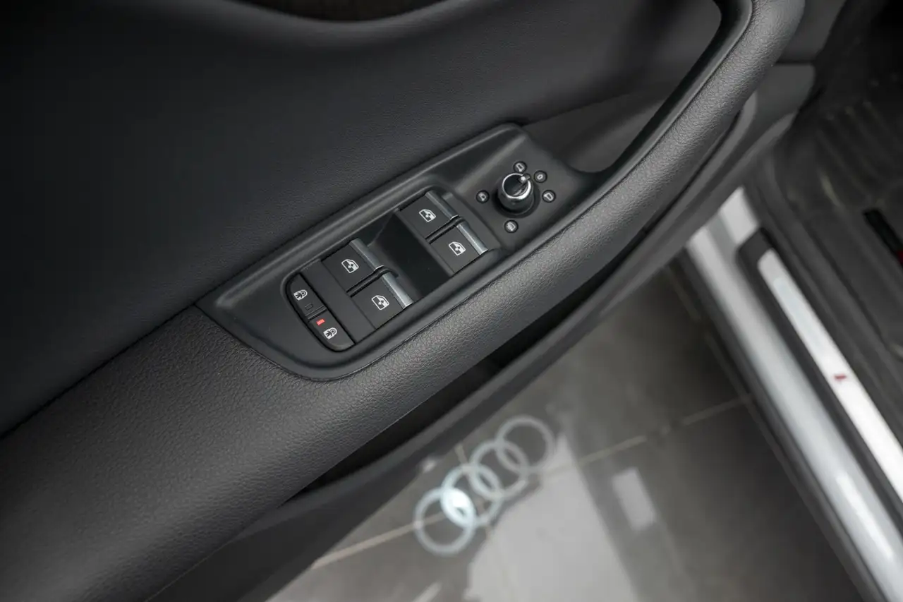 Audi Q7 - Image 15