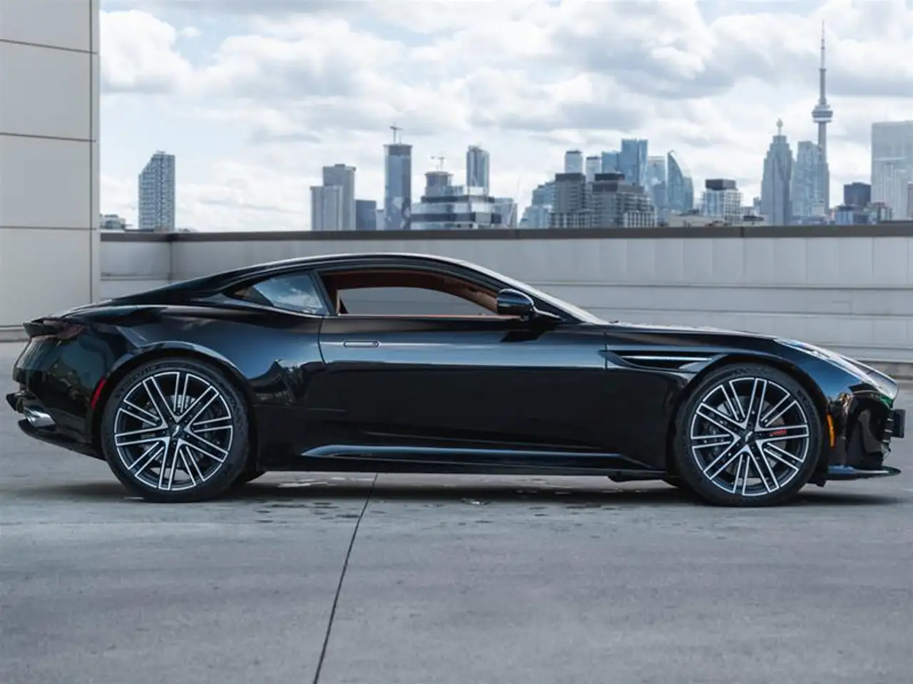 Aston Martin DB12 - Image 4
