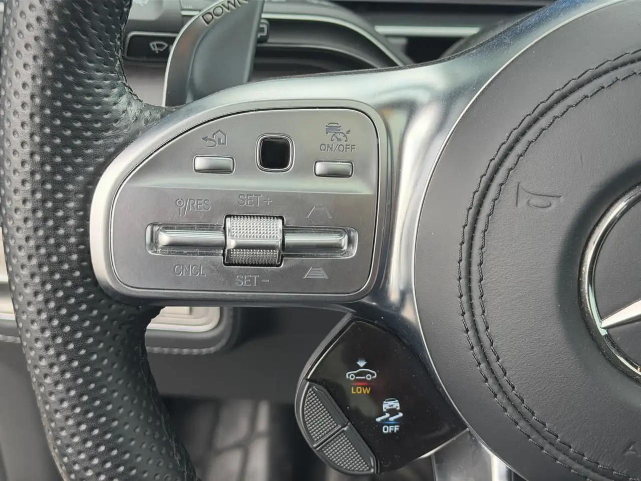 Mercedes-Benz GLE - Image 19