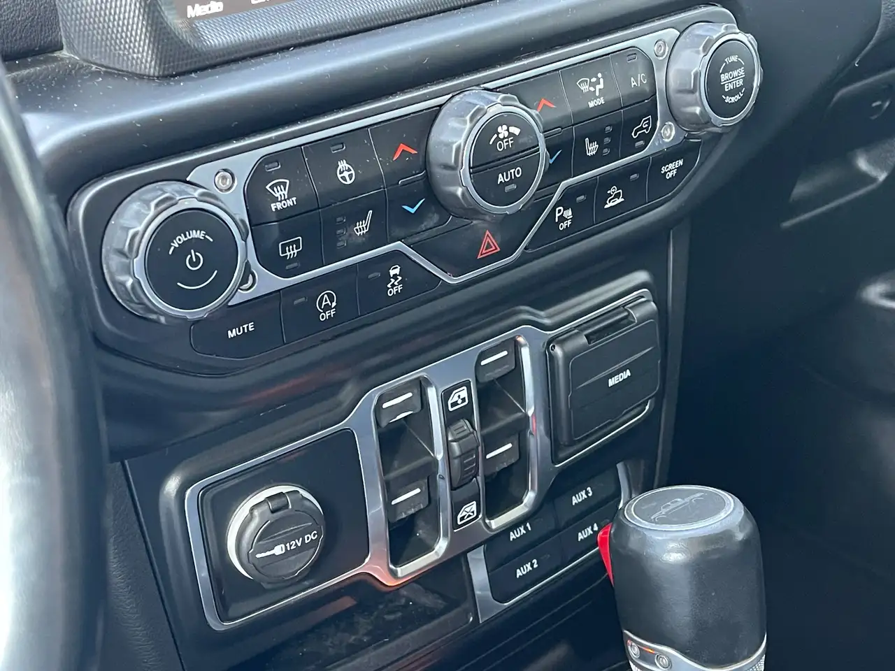 Jeep Gladiator - Image 19