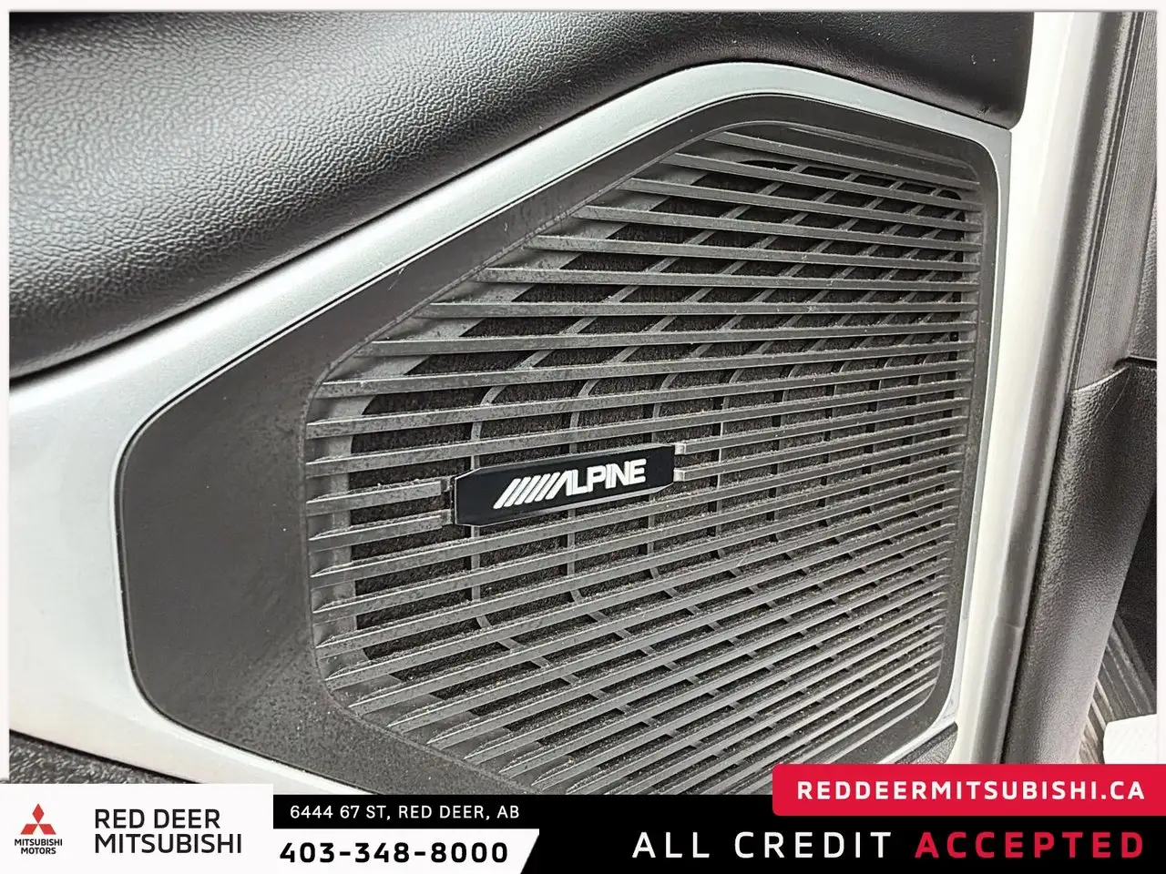 Jeep Wagoneer - Image 19