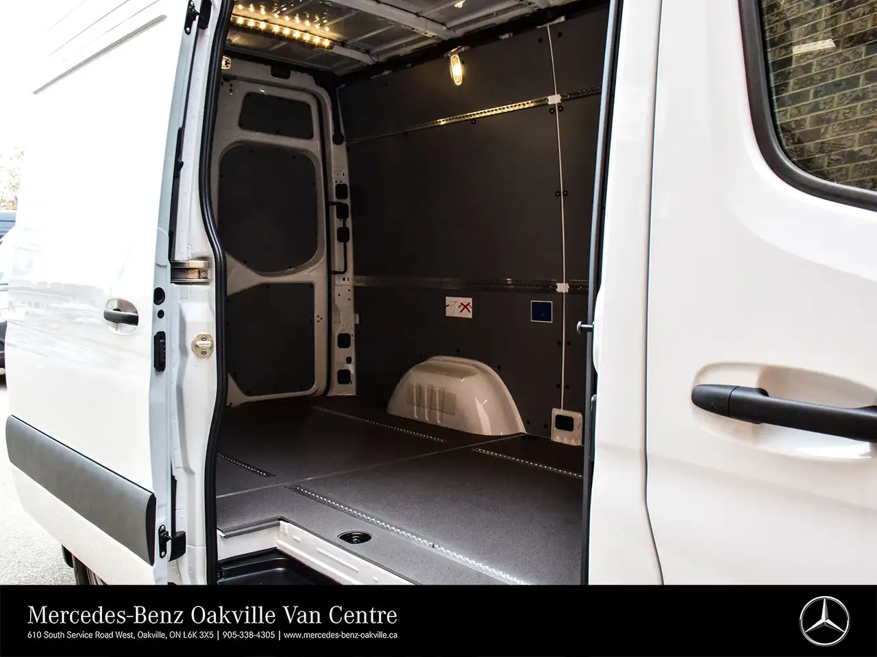 Mercedes-Benz Sprinter - Image 25