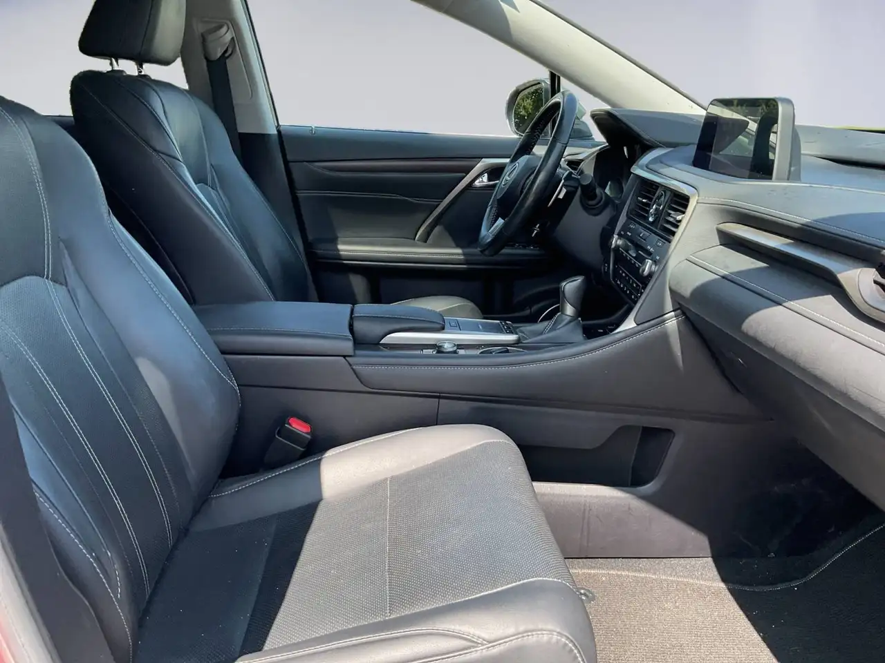 Lexus RX - Image 14