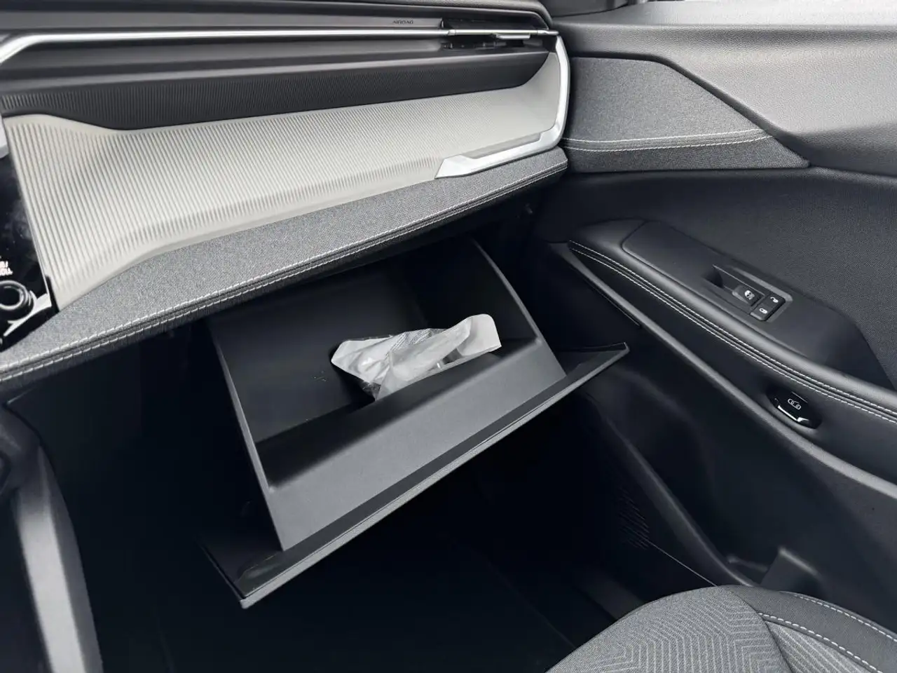 Jeep Cherokee - Image 23