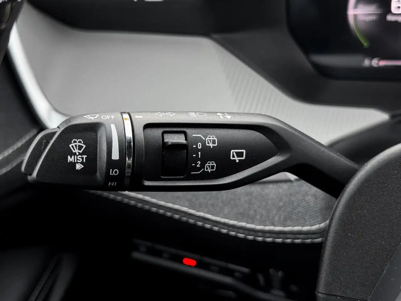 Jeep Cherokee - Image 17