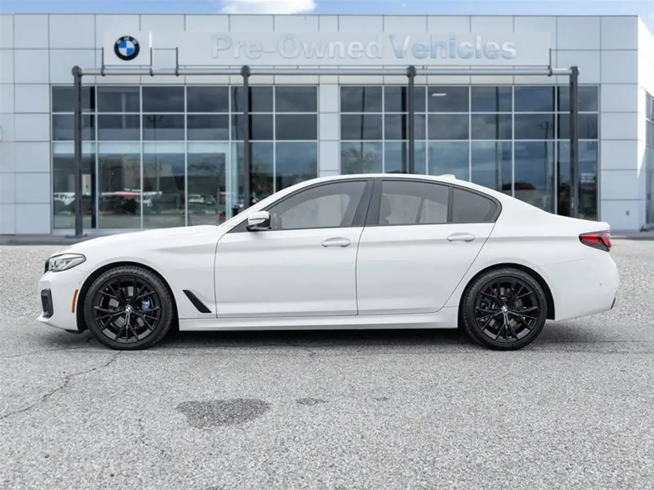 BMW 5 Series - Image 4