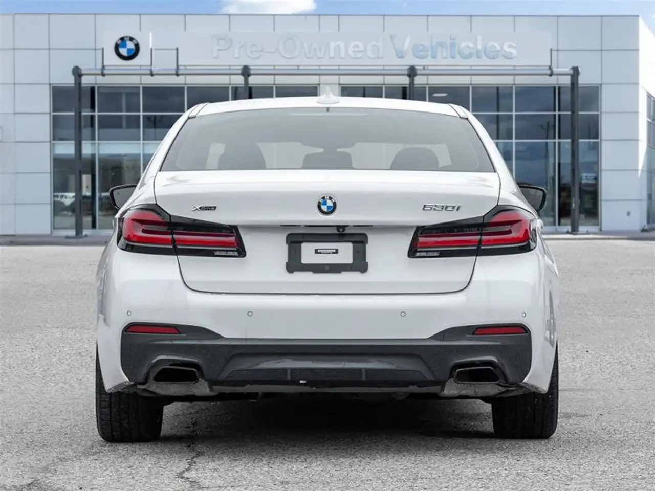 BMW 5 Series - Image 8