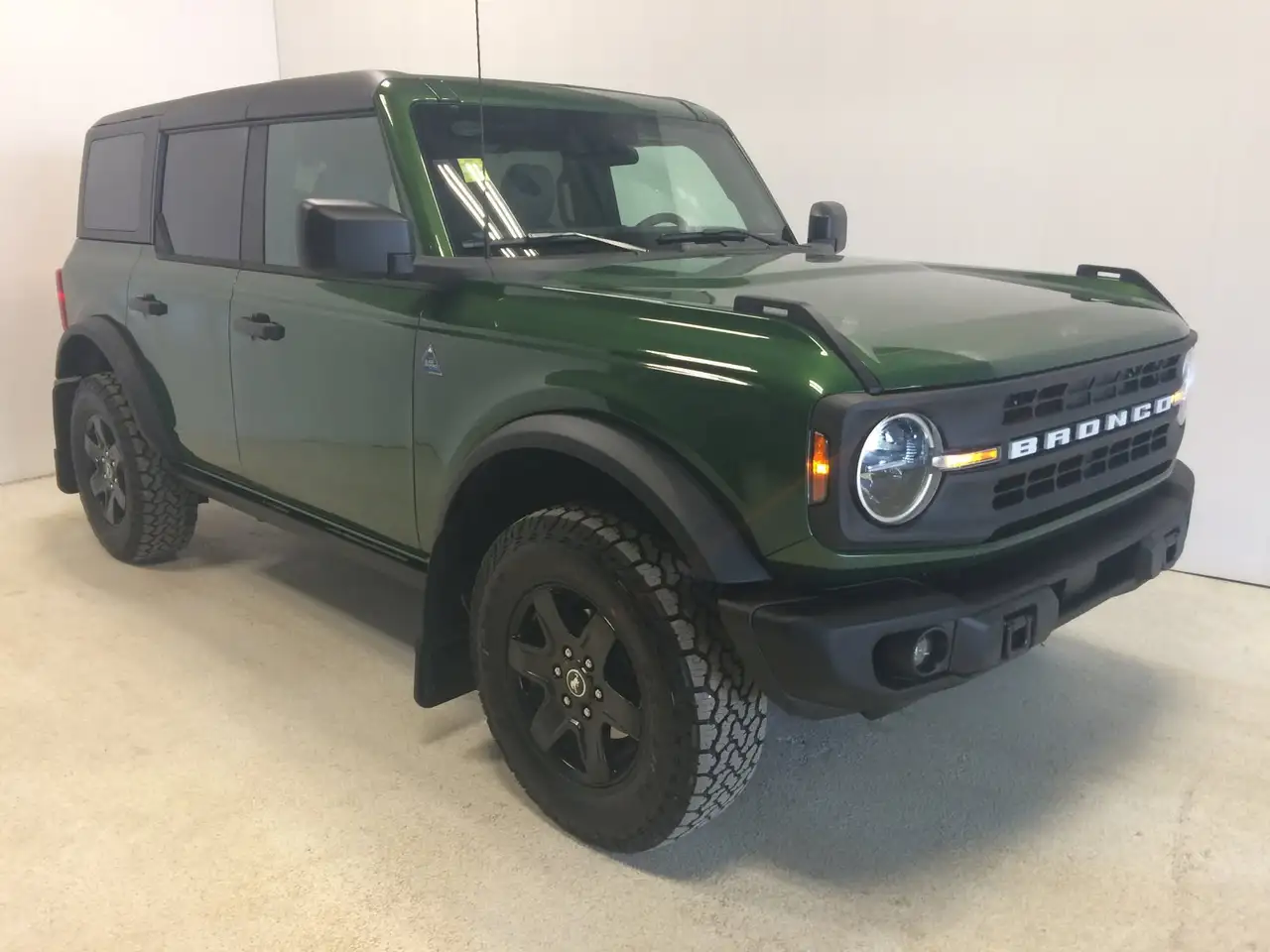 Ford Bronco - Image 2