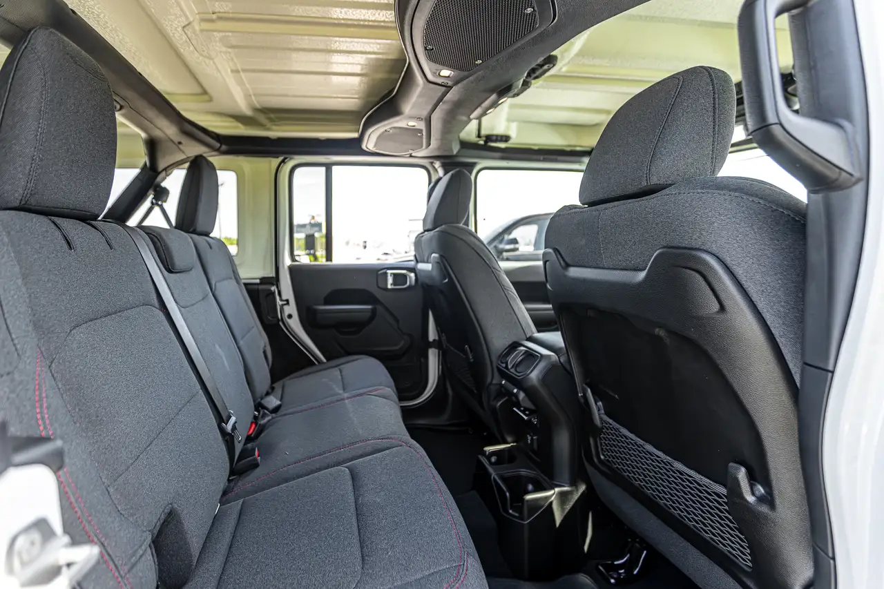 Jeep Wrangler - Image 28