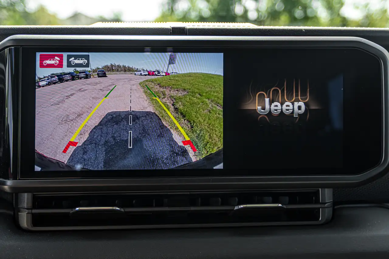 Jeep Wrangler - Image 18