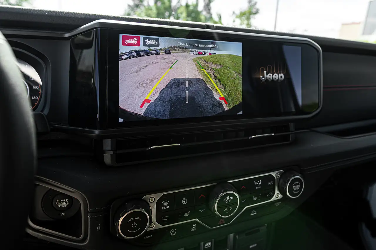Jeep Wrangler - Image 19