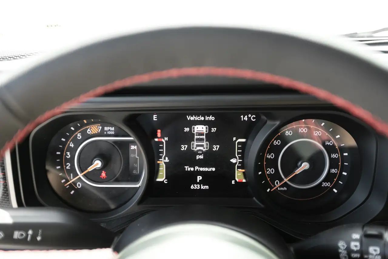 Jeep Wrangler - Image 22
