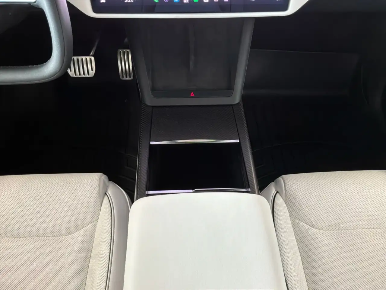 Tesla Model X - Image 22