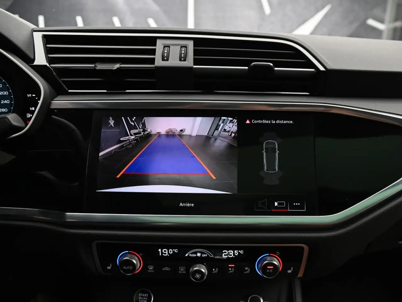 Audi Q3 - Image 25