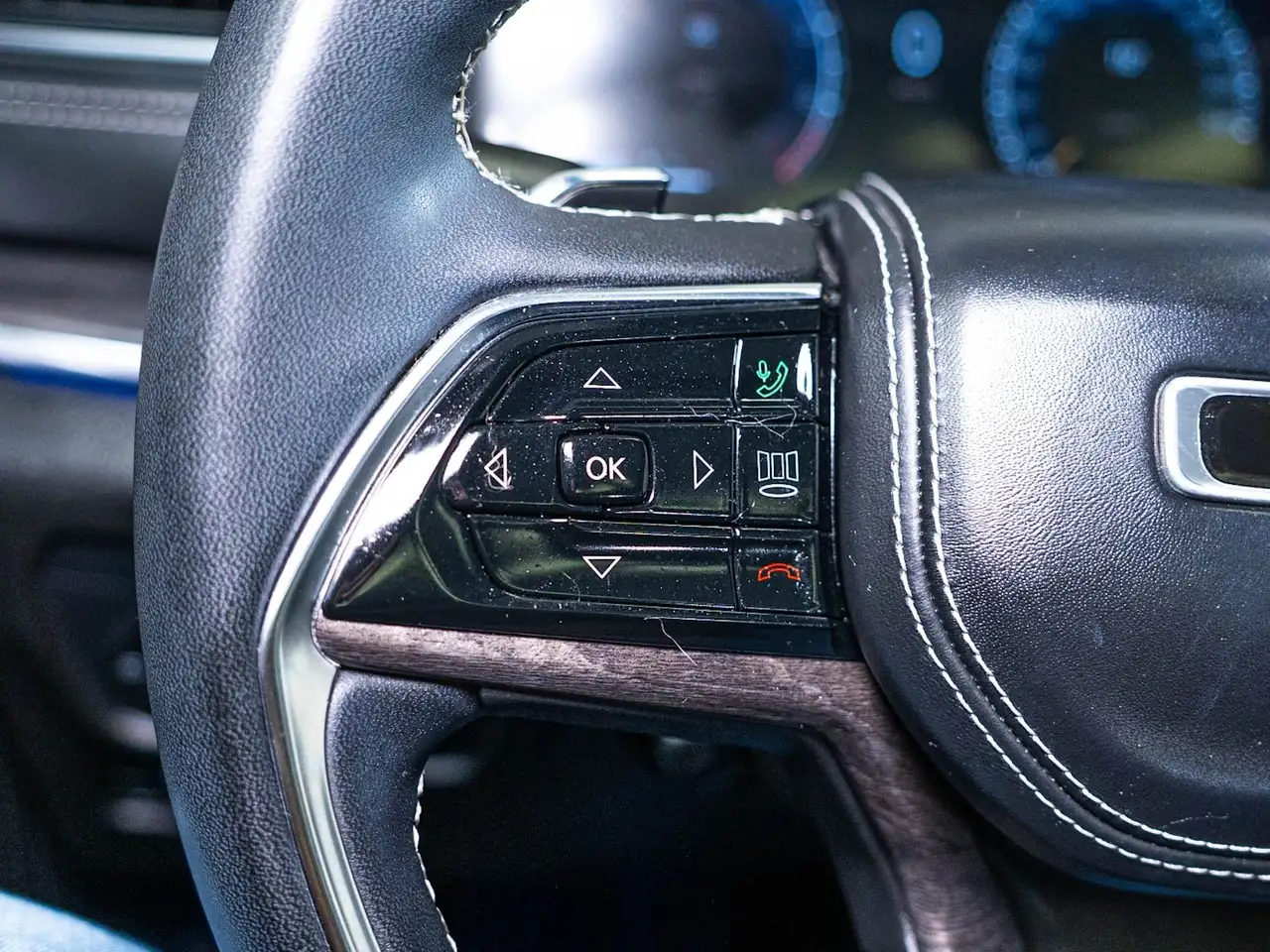 Jeep Grand Cherokee - Image 29