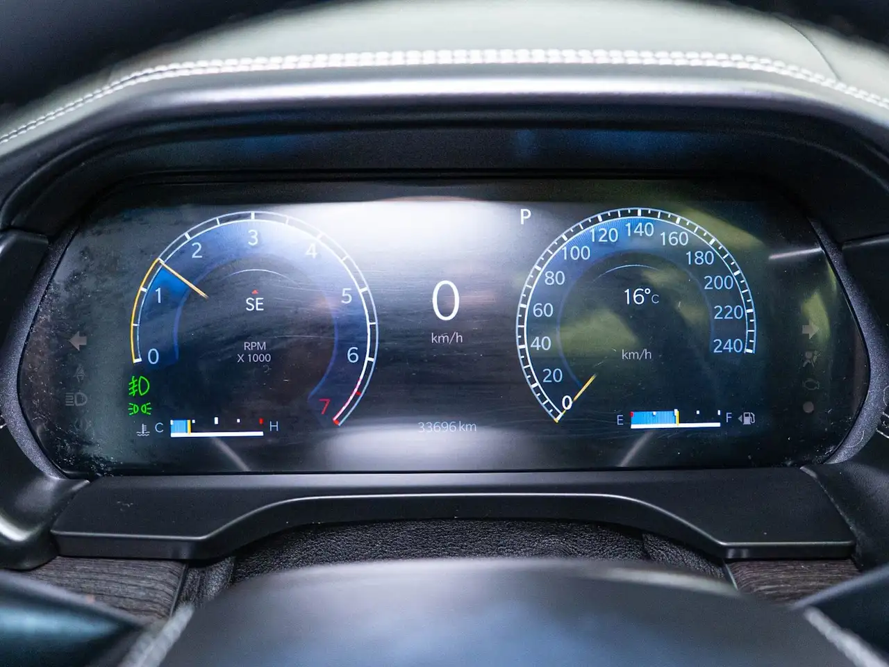 Jeep Grand Cherokee - Image 27