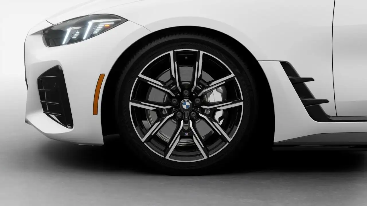 BMW i4 - Image 7