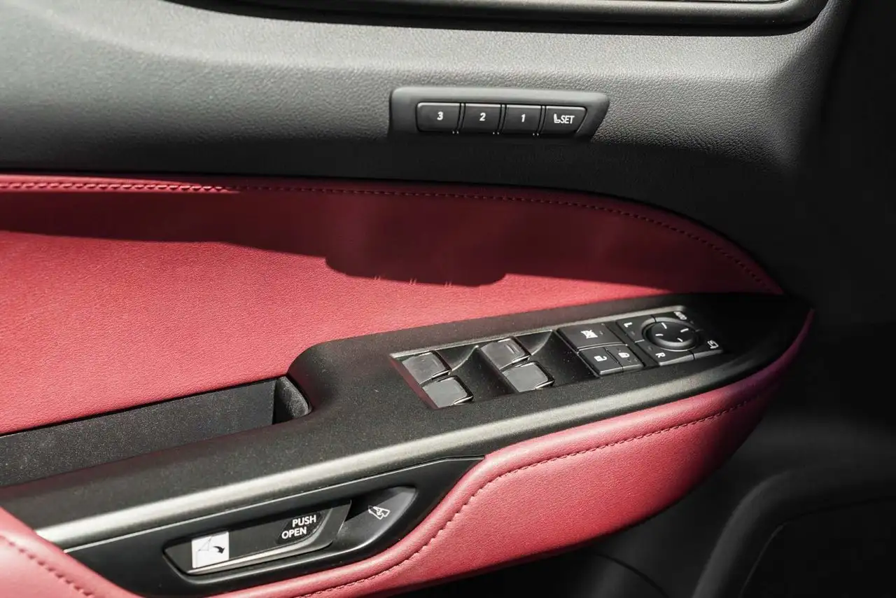 Lexus NX - Image 34