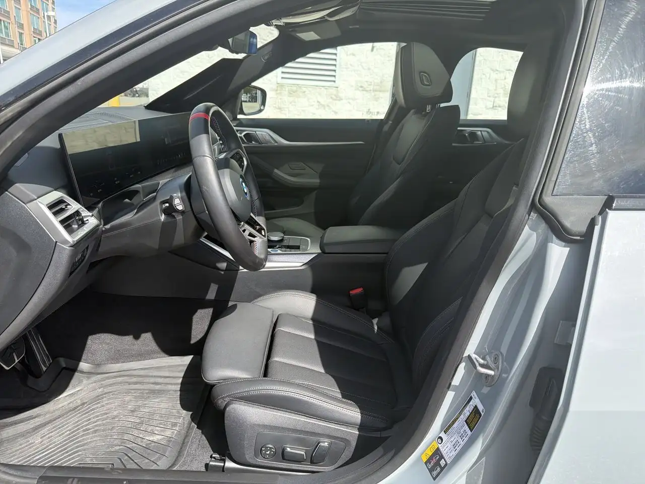 BMW i4 - Image 8