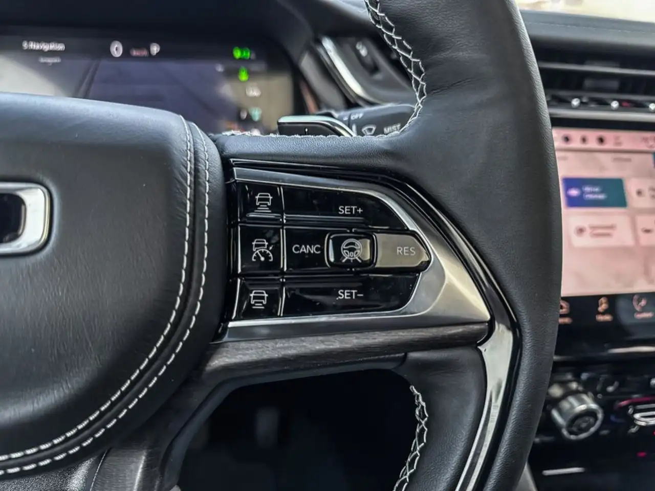 Jeep Grand Cherokee - Image 13
