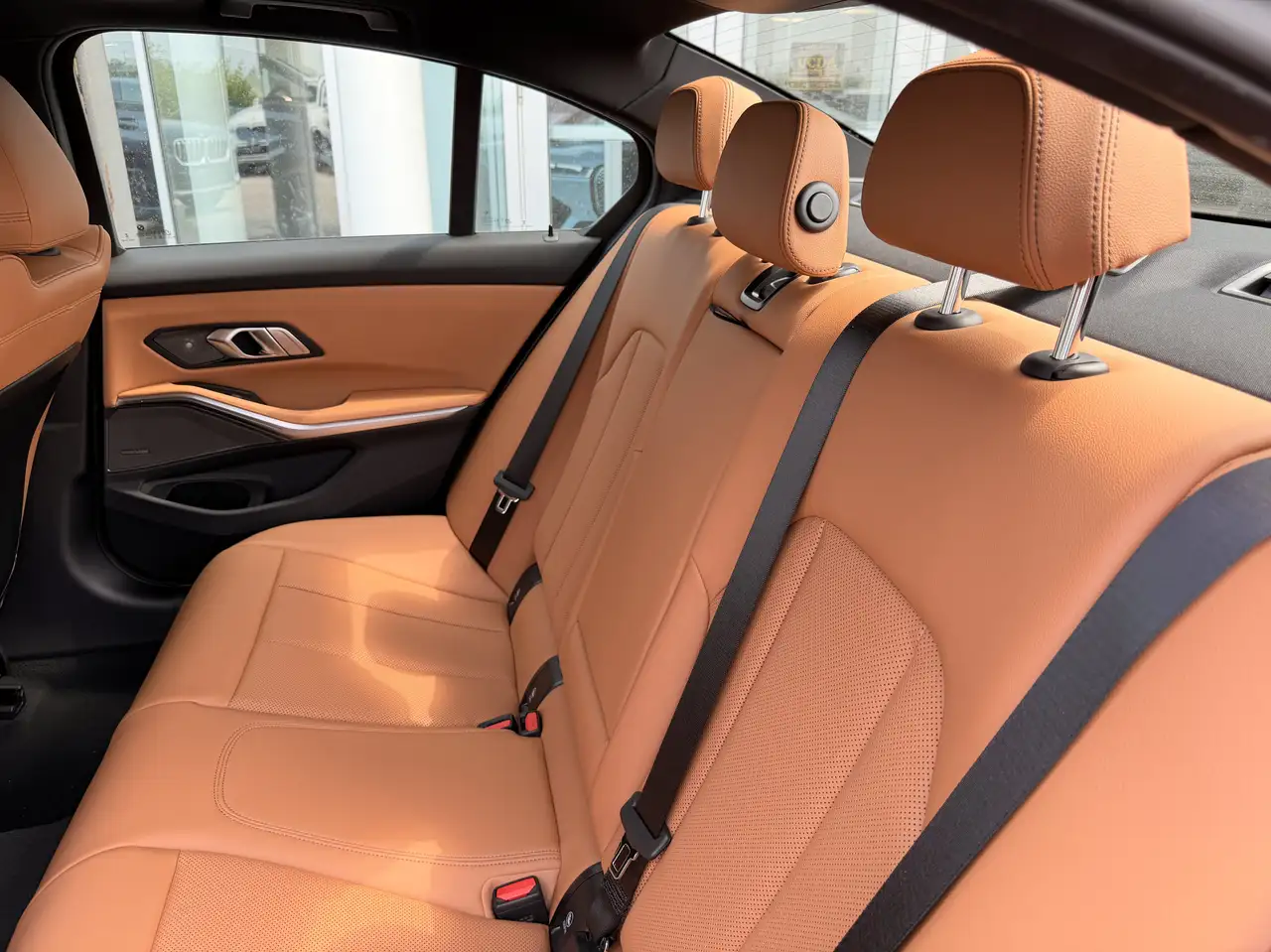BMW 3 Series - Image 13