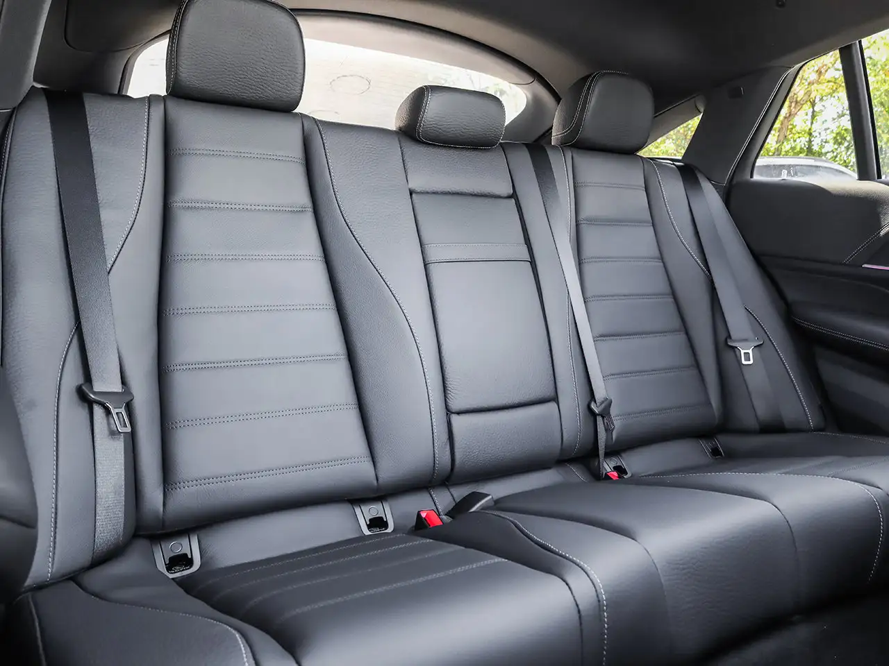 Mercedes-Benz GLE - Image 15