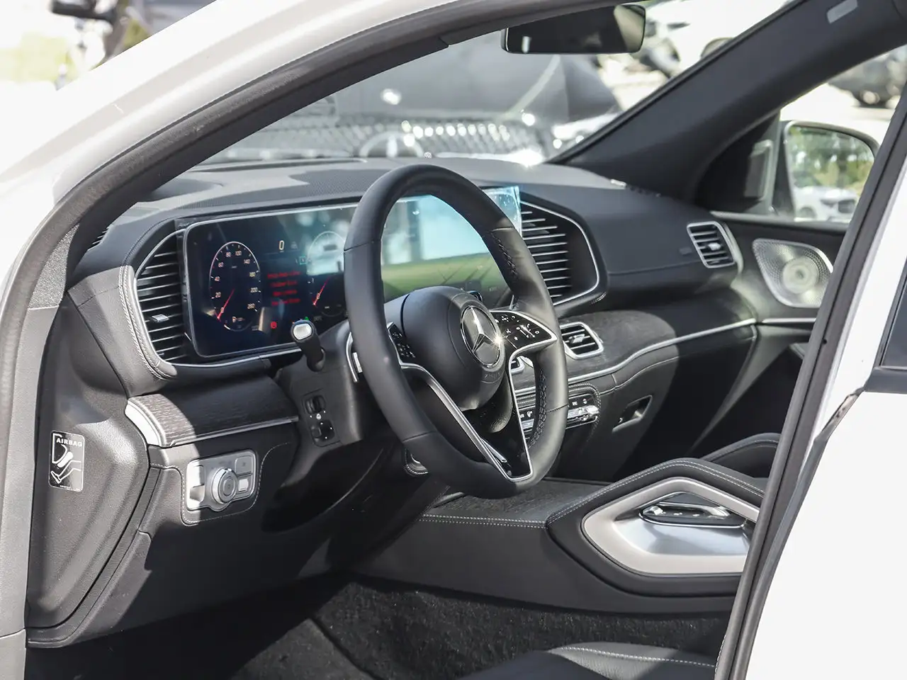 Mercedes-Benz GLE - Image 13