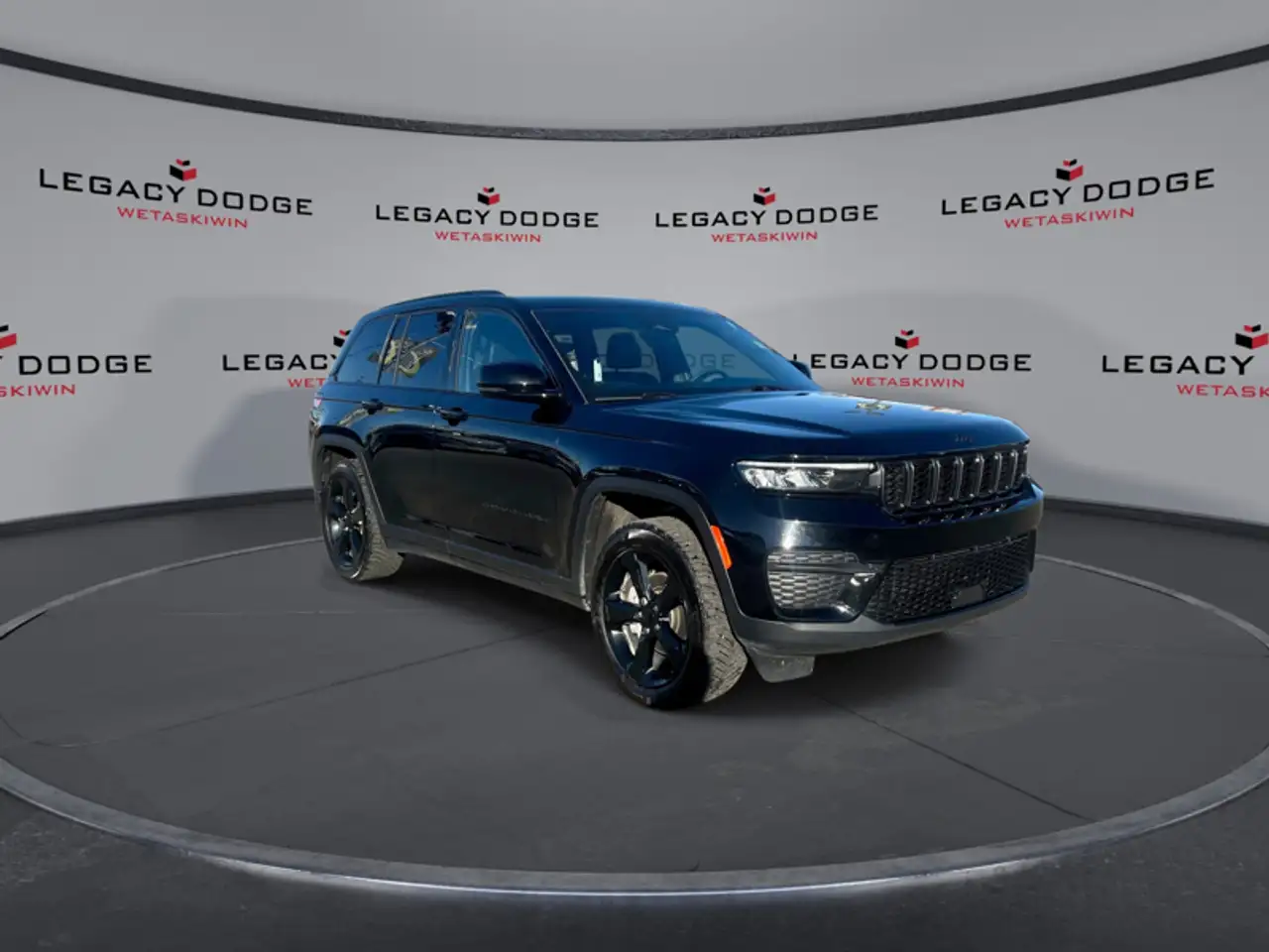 Jeep Grand Cherokee - Image 2