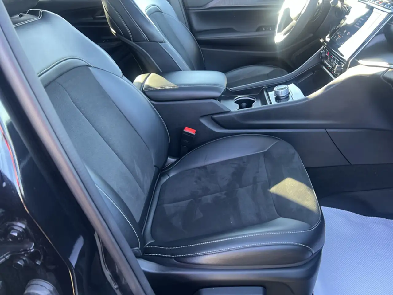 Jeep Grand Cherokee - Image 30
