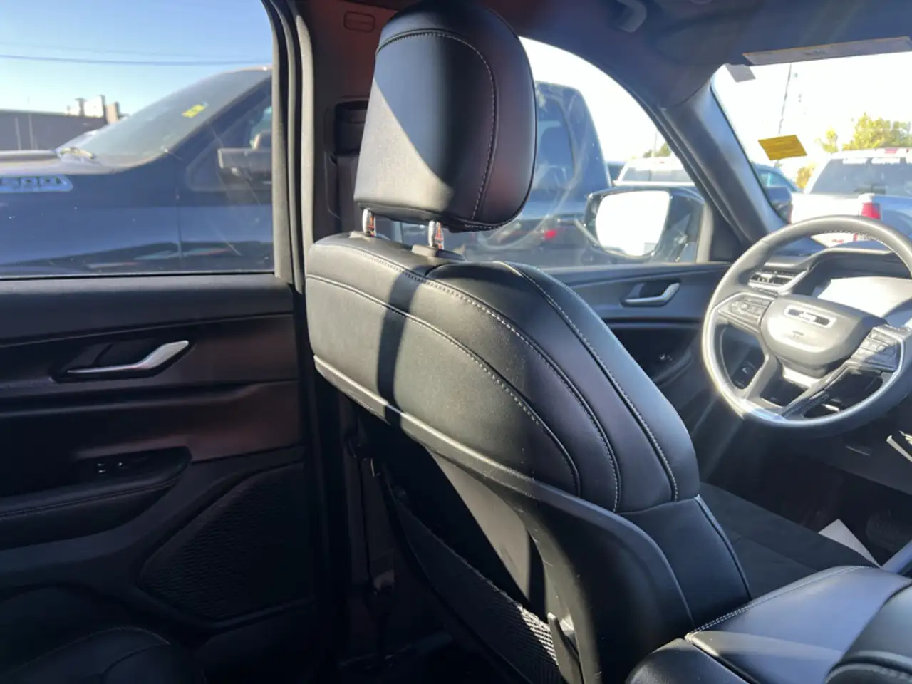 Jeep Grand Cherokee - Image 14