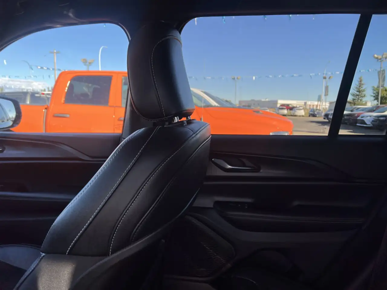 Jeep Grand Cherokee - Image 12