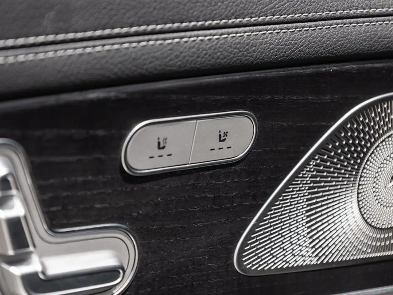 Mercedes-Benz GLS - Image 23