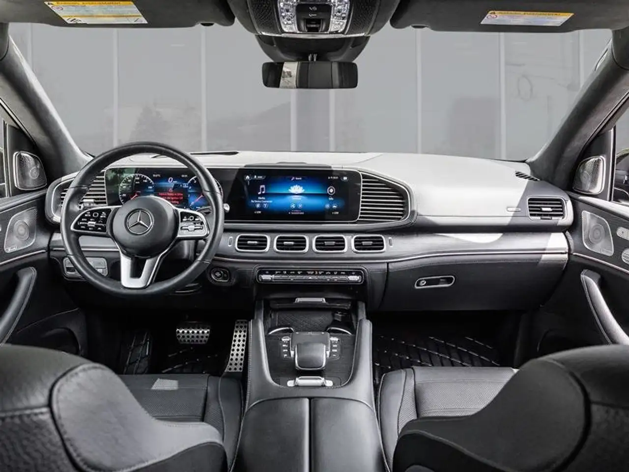 Mercedes-Benz GLS - Image 40