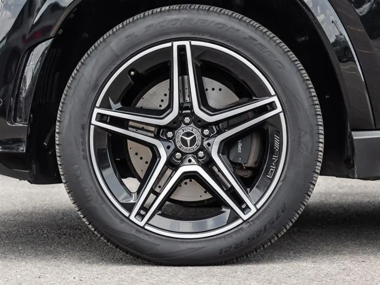 Mercedes-Benz GLS - Image 4