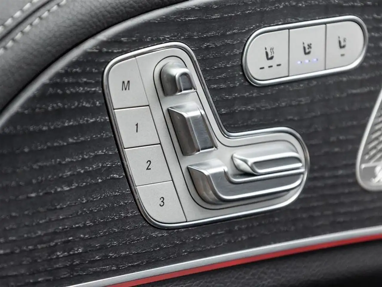 Mercedes-Benz GLS - Image 22