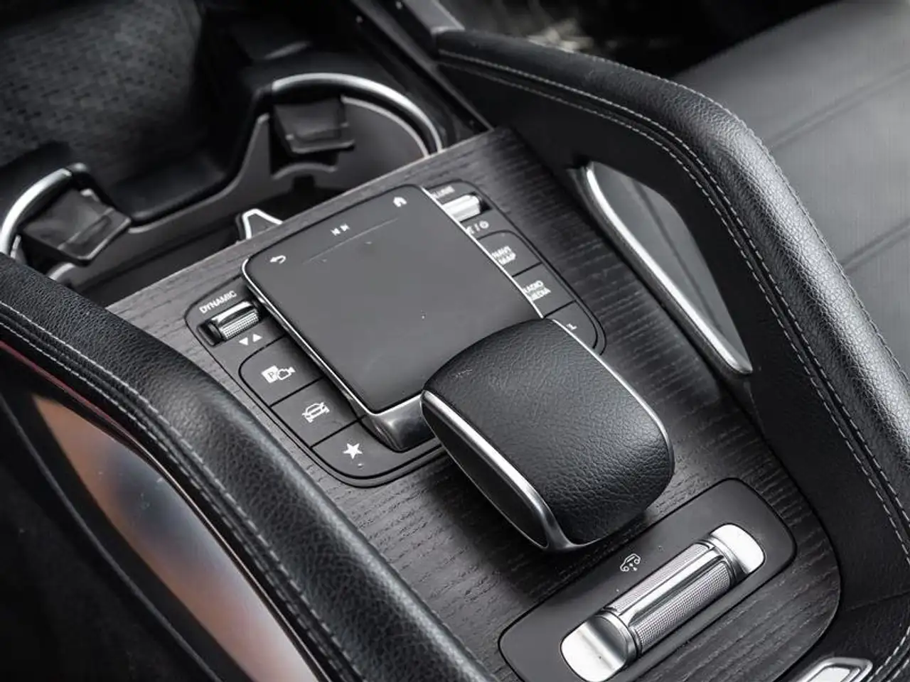 Mercedes-Benz GLS - Image 26