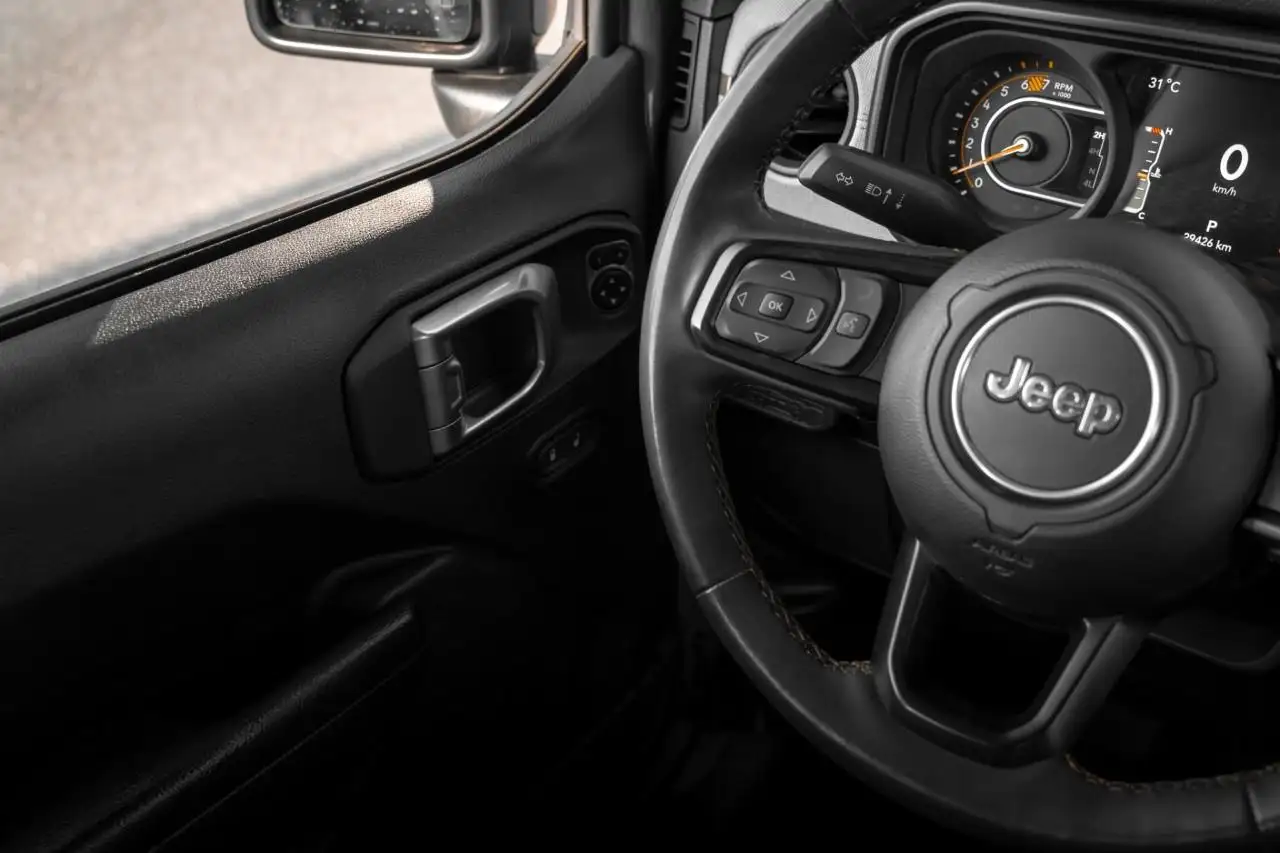 Jeep Wrangler - Image 20